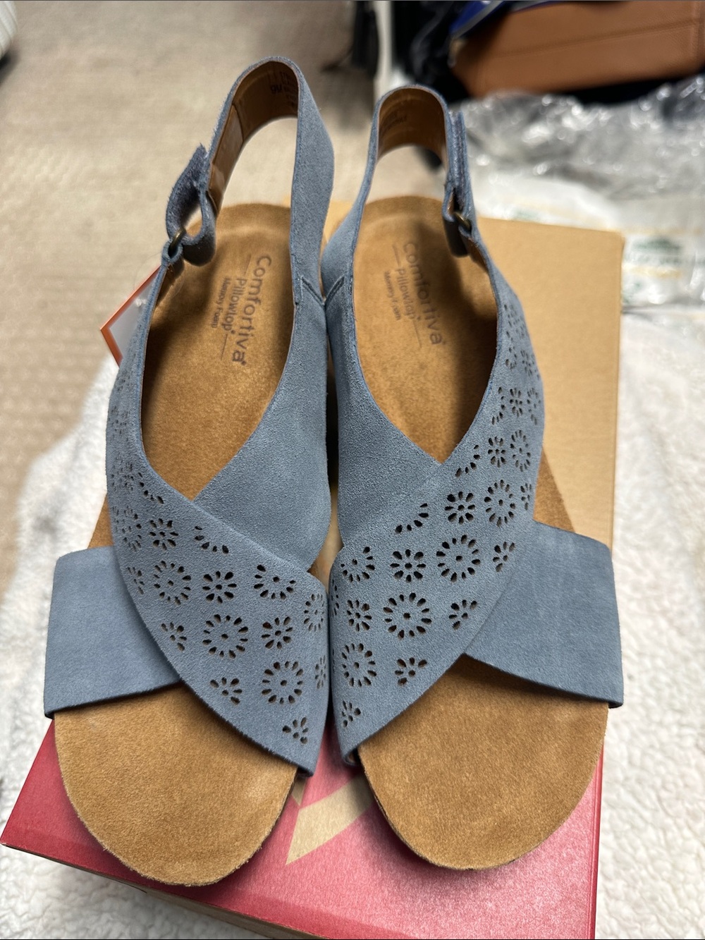 Accent measurement on footwear-like cork wedge